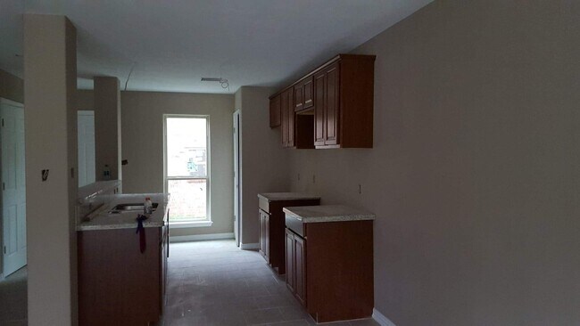 Building Photo - 903 Balcones Dr