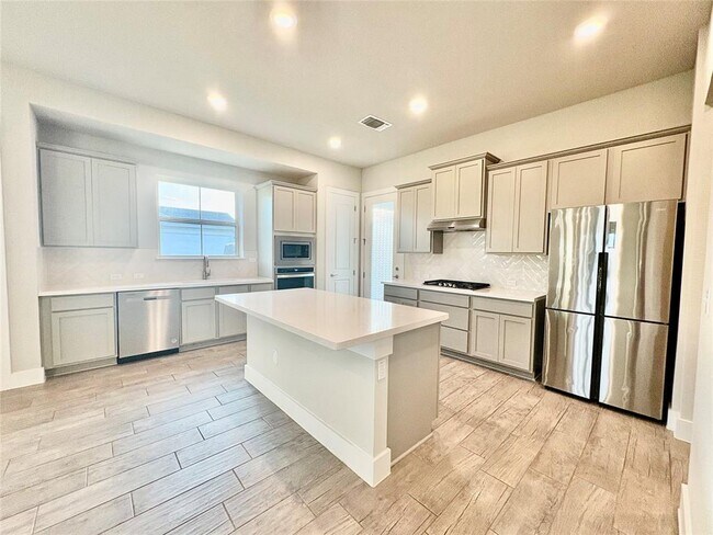 Building Photo - 8014 Talferd Trl
