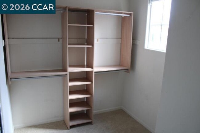 Building Photo - 524 Rosewood Ln