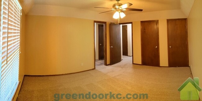 Building Photo - 837 S Lindenwood Dr