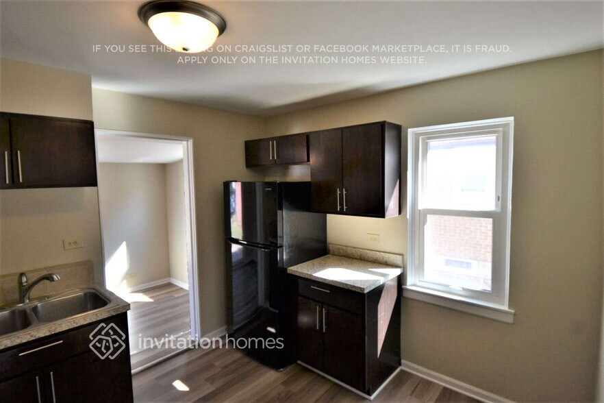 Building Photo - 1111 Brookwood St