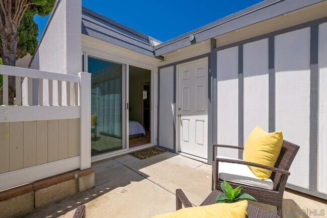 Building Photo - 2738 Erie St