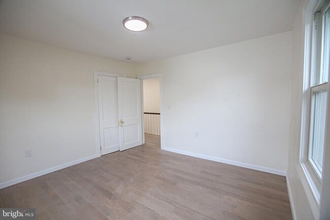 Building Photo - 119 Linden Ln