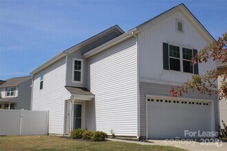 Building Photo - 10207 Holly Park Dr