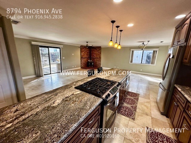 Building Photo - 8794 Phoenix Ave