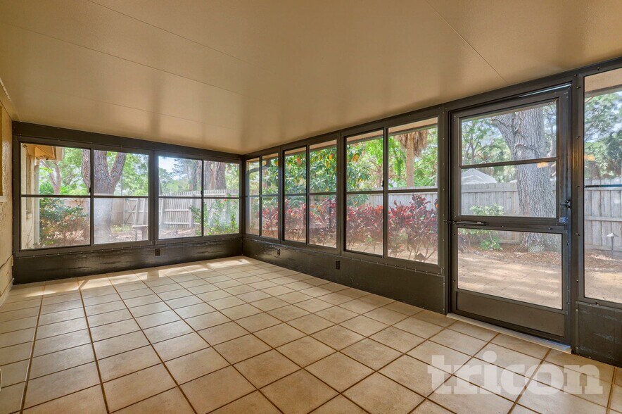 Building Photo - 2008 59th Cir S