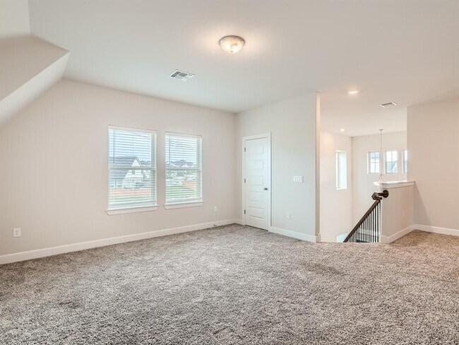 Building Photo - 2800 Sebring Cir