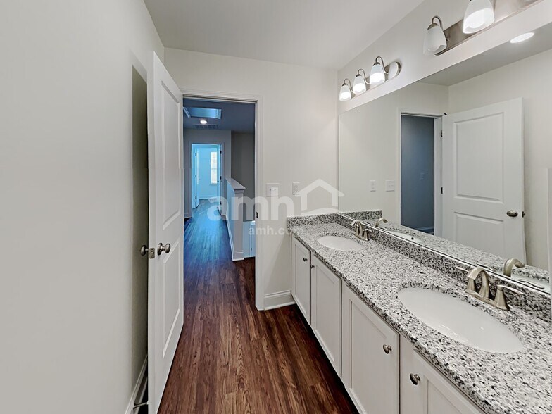 Building Photo - 860 Jubilation St