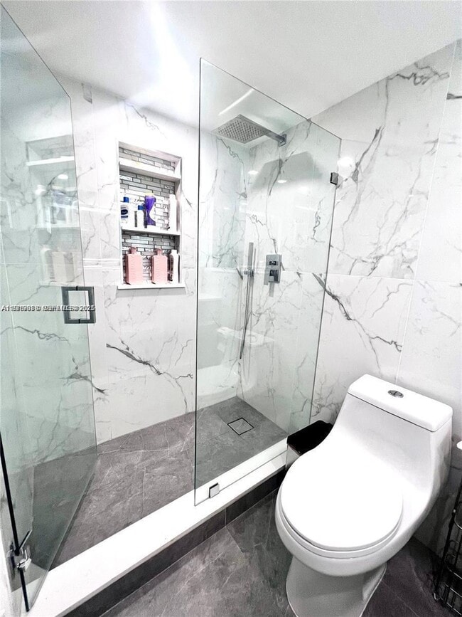 Building Photo - 20200 W Country Club Dr