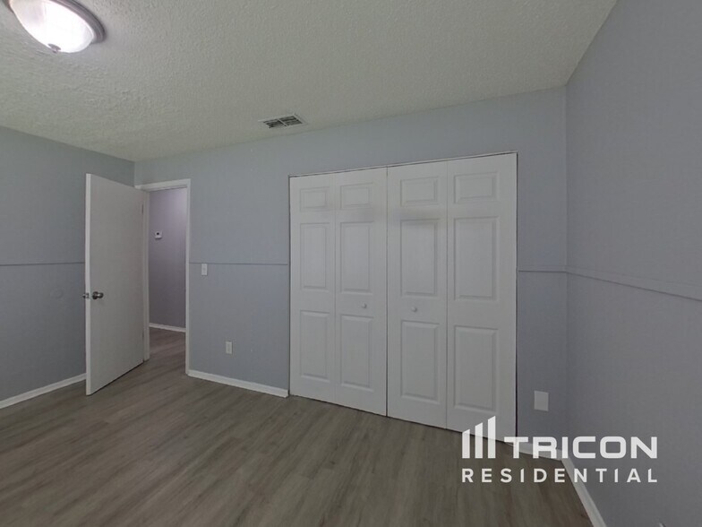 Building Photo - 152 Mante Dr