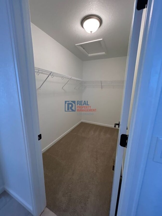 Building Photo - 5552 Canyon View Dr