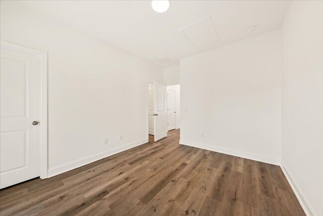 Building Photo - BRAND NEW TOWNHOUSE!!