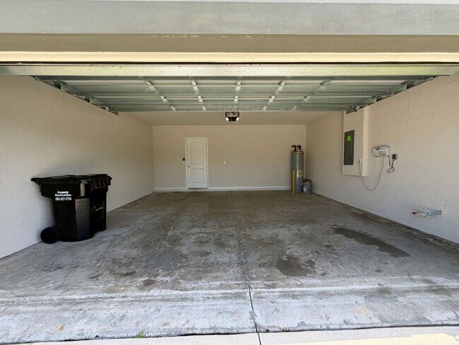 Building Photo - 30561 Gilbern Rd