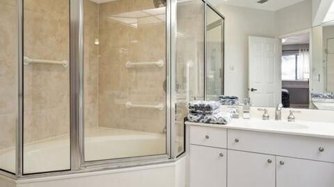 Building Photo - 402 Sea Oats Dr