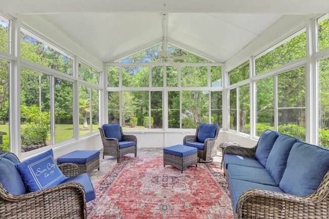 Building Photo - "Charming 2 Bed, 2 Bath with Den Rental Home in Sun City, SC - Spacious and Inviting!"