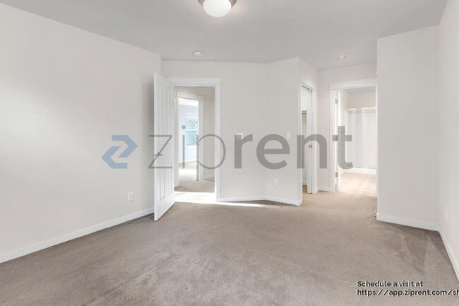 Building Photo - 5037 N Cecelia St