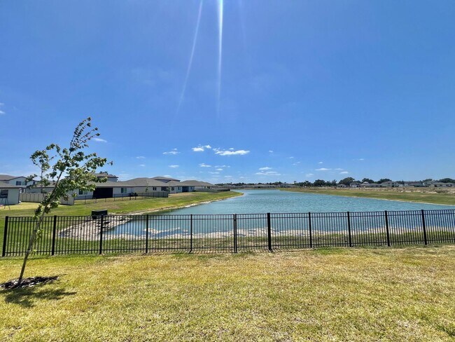 Building Photo - Bartow Rental Home!