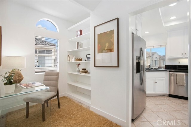 Building Photo - 24 Costa Brava