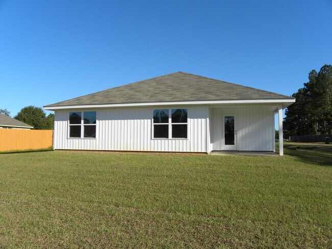 Building Photo - ***Price Reduction*** Beautiful Home in Foley