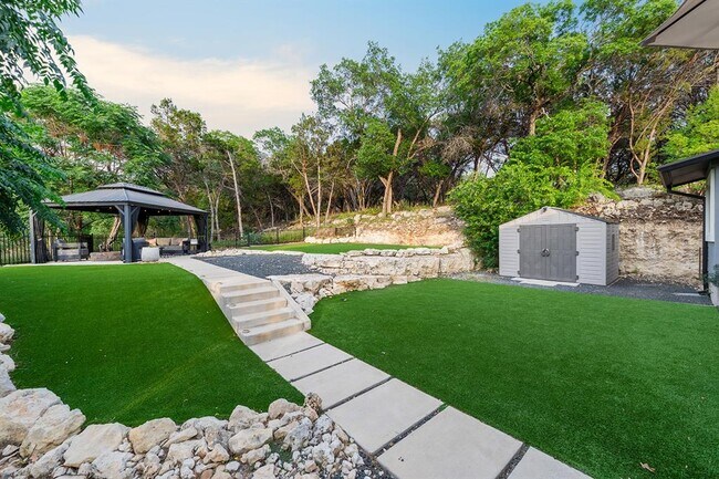 Building Photo - 20702 Post Oak Dr