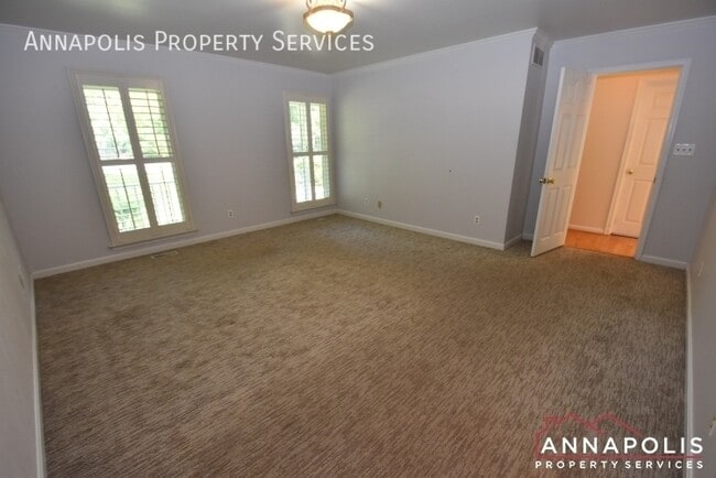 Building Photo - 1069 Carriage Hill Pkwy