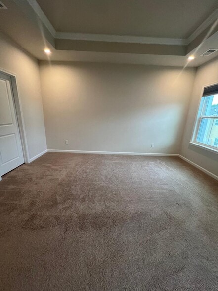 Upper Level Secong Bedroom - 2010 Hemlock Ln