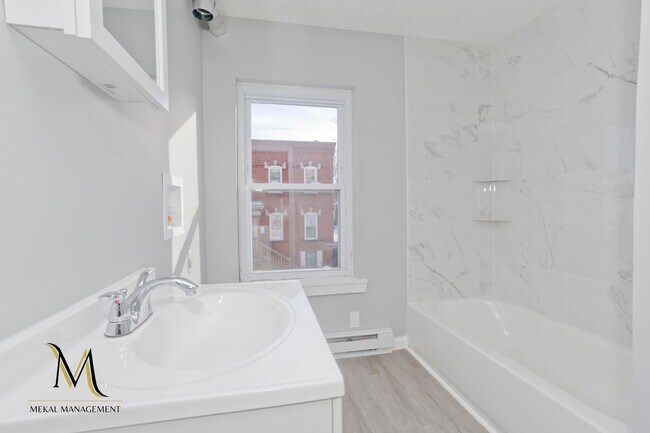 Building Photo - 129-131 Center Street