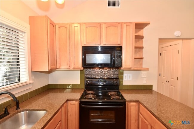 Building Photo - 2301 Lime Kiln Rd