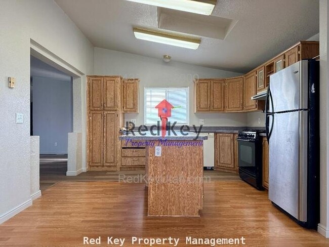 Building Photo - S. Main St. Single Family Home