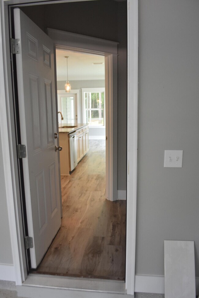 Building Photo - 15 Oakfield Dr