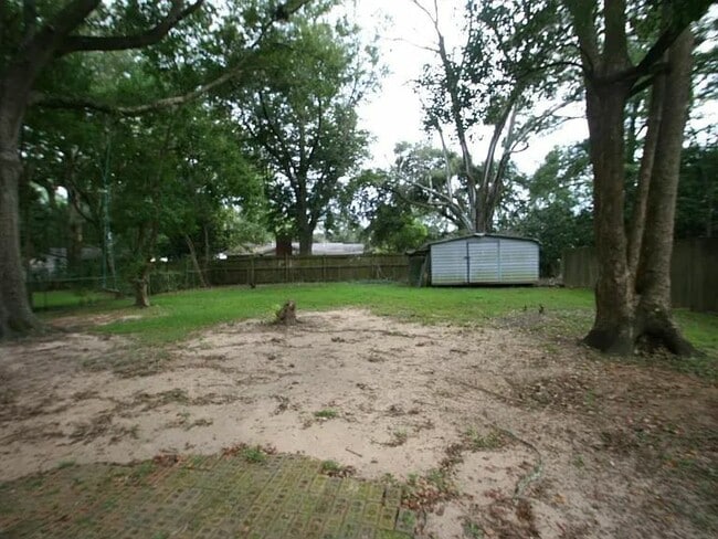 Building Photo - 716 Merritt Dr