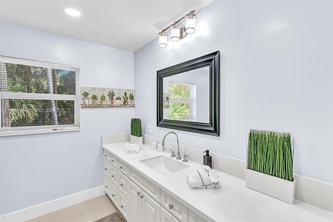 Building Photo - 2191 SW 27th Ln