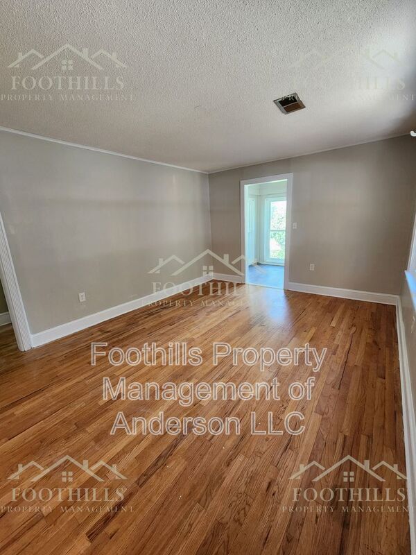 Building Photo - 1917 Inman Dr