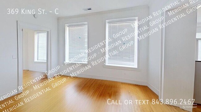 Primary Photo - 369 King St