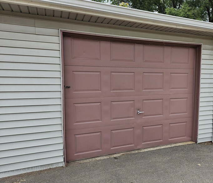 Single car garage for your vehicle and storage. - 2353 Mailand Ct E