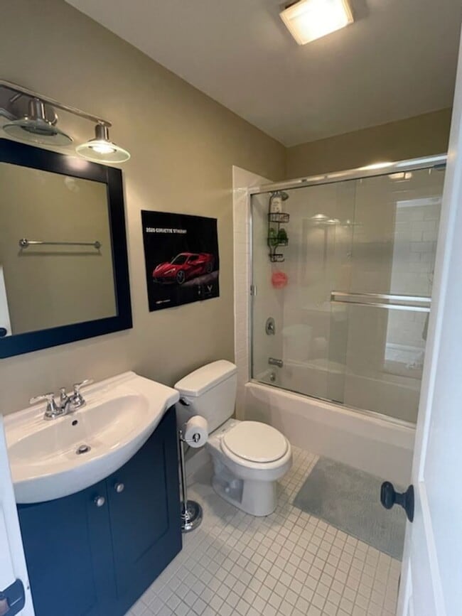 Building Photo - 2 BR 2 BA Condo