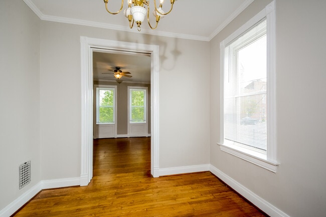 Building Photo - Fantastic 3bd/2ba home! Coming soon!