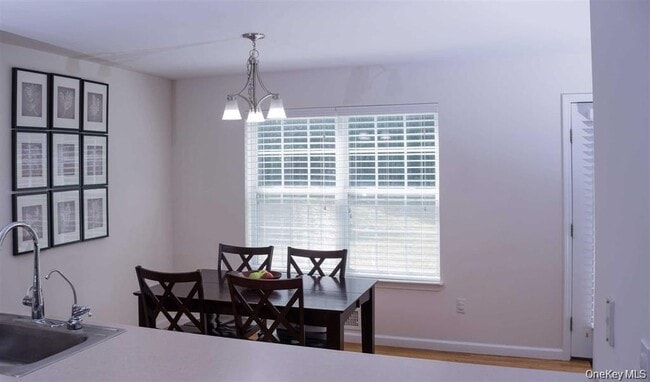 Building Photo - 141 Pinebrook Dr