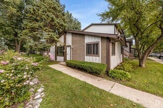 Building Photo - Roselle Two Bed Ranch