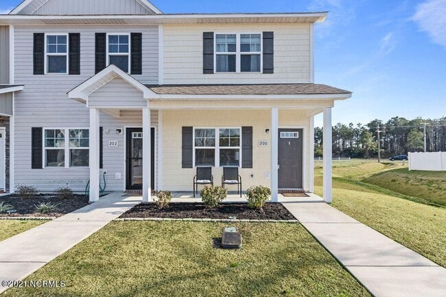 Primary Photo - Sneads Ferry Townhouse!