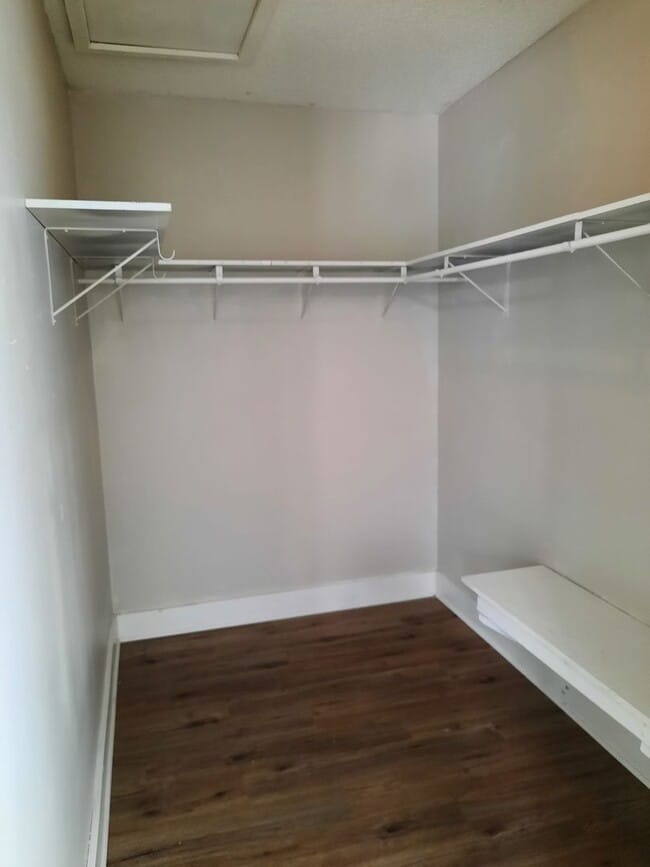 Building Photo - $1195 - 3 bedroom/ 2 bathroom plus bonus r...