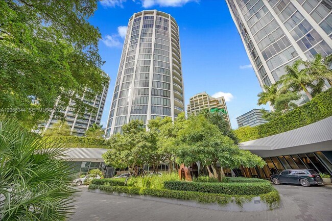Building Photo - 2821 S Bayshore Dr