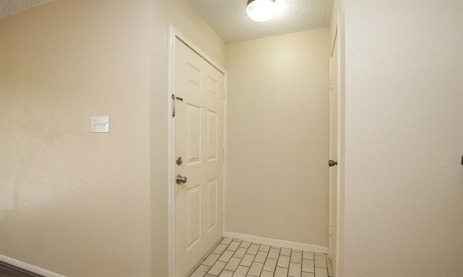 Building Photo - 2120 El Paseo St