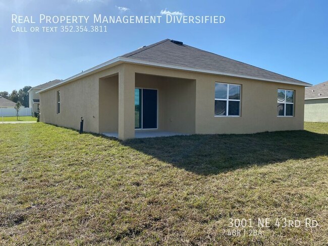 Building Photo - 3001 NE 43rd Rd