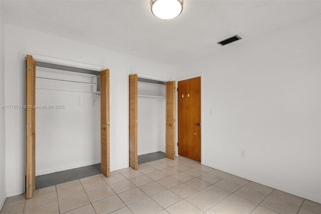 Building Photo - 6732 SW 15th St