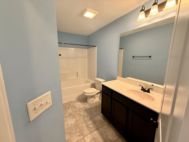 Building Photo - 1808 Fox Den Way