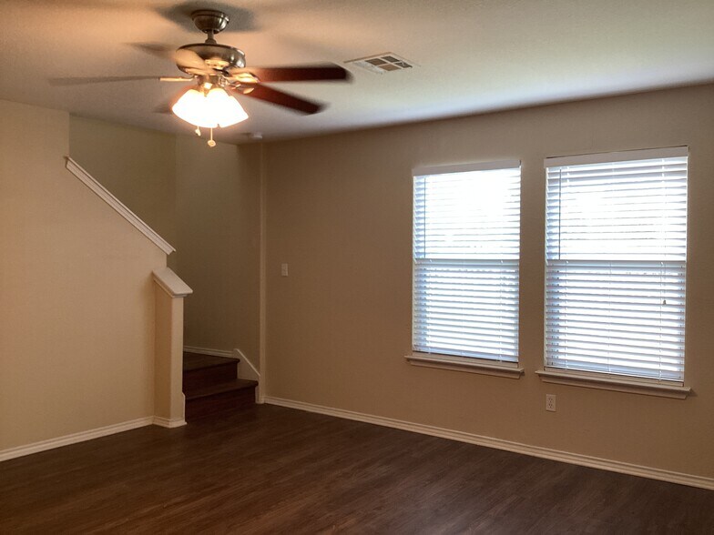 Building Photo - 113 Hays Forest Cv