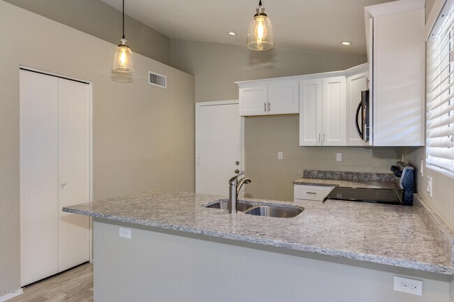 Building Photo - 5237 W Jupiter Way N