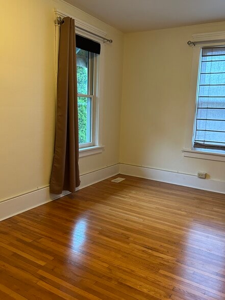 2nd bedroom - 4920 Ransom Rd
