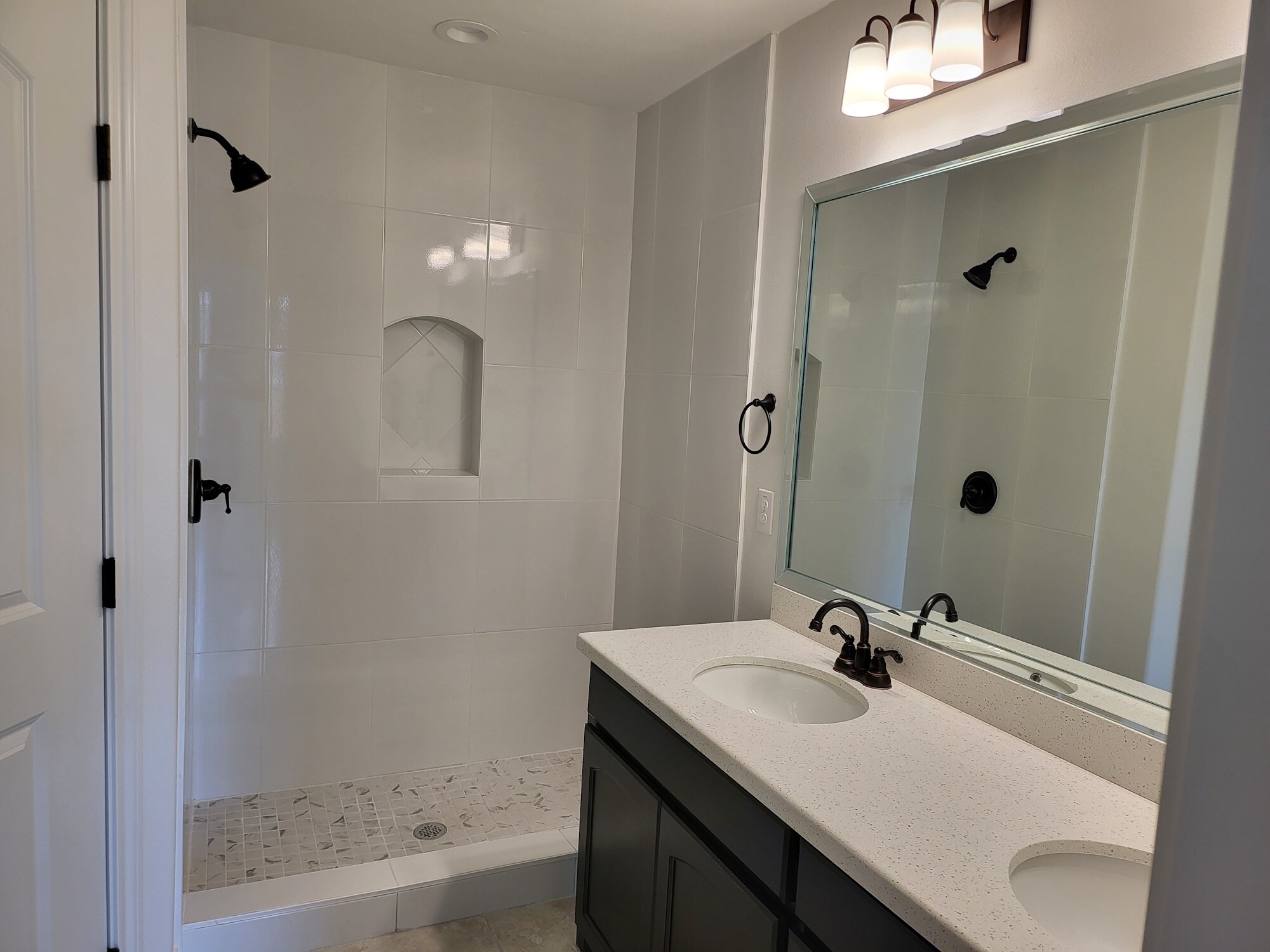Bath2 - 2207 N 26th St